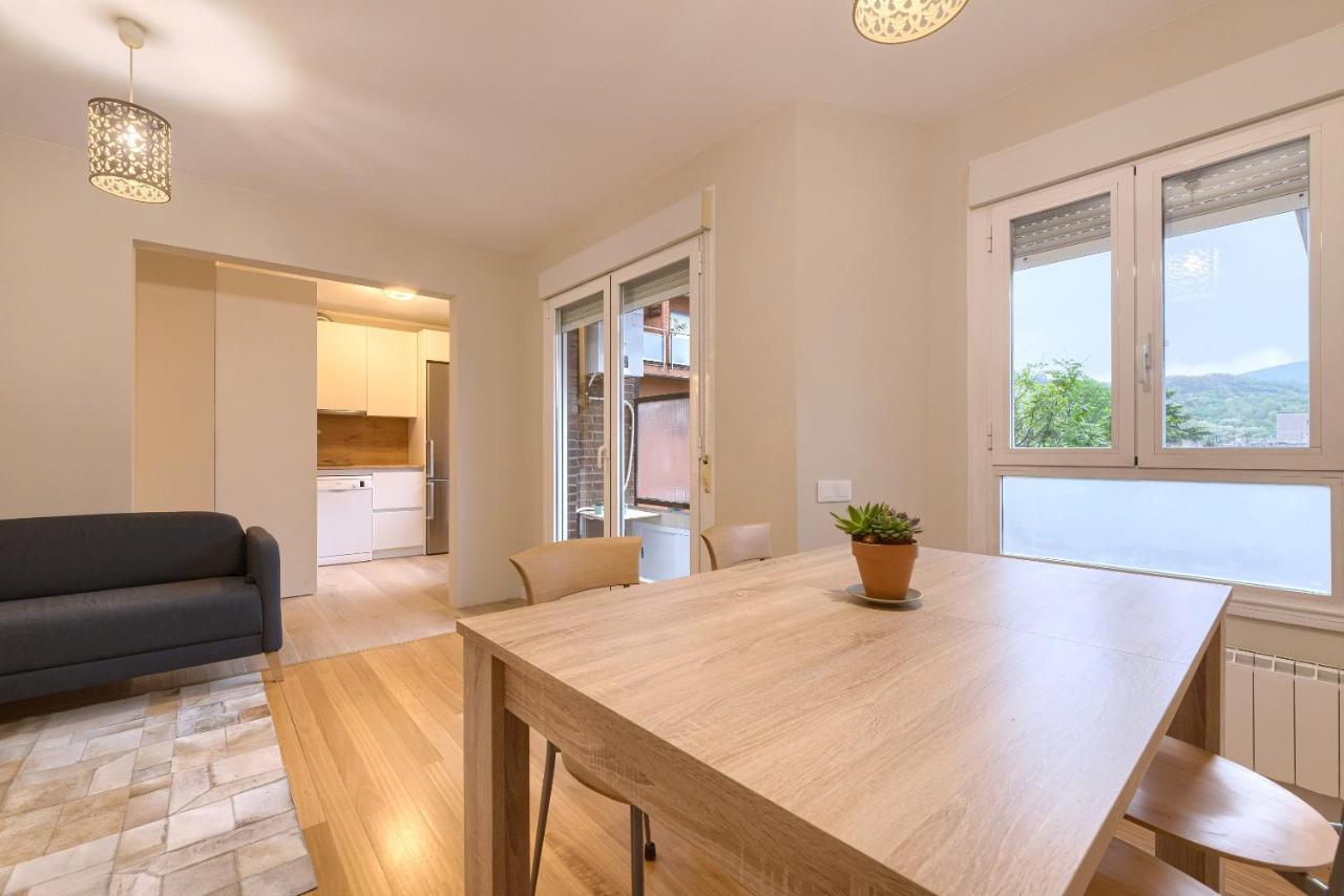 Apartamento Vivienda Turistica Reformada En Zona Residencial Con Garaje Y Wifi