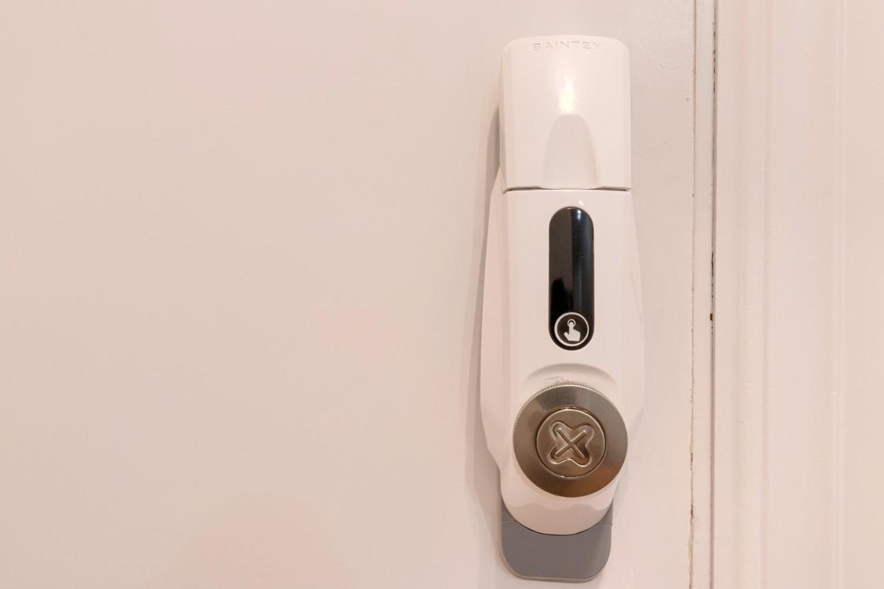 Vivienda Turistica Reformada En Zona Residencial Con Garaje Y Wifi
