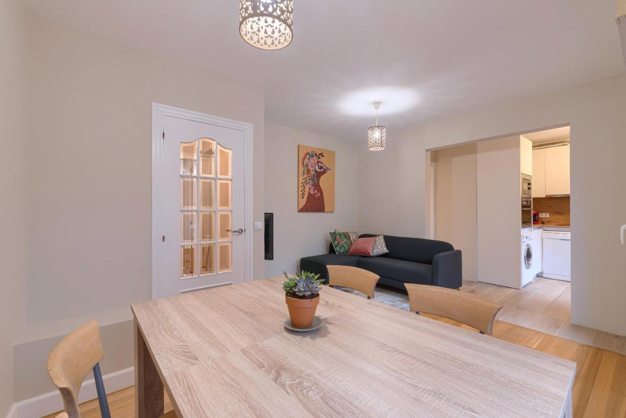 Vivienda Turistica Reformada En Zona Residencial Con Garaje Y Wifi *