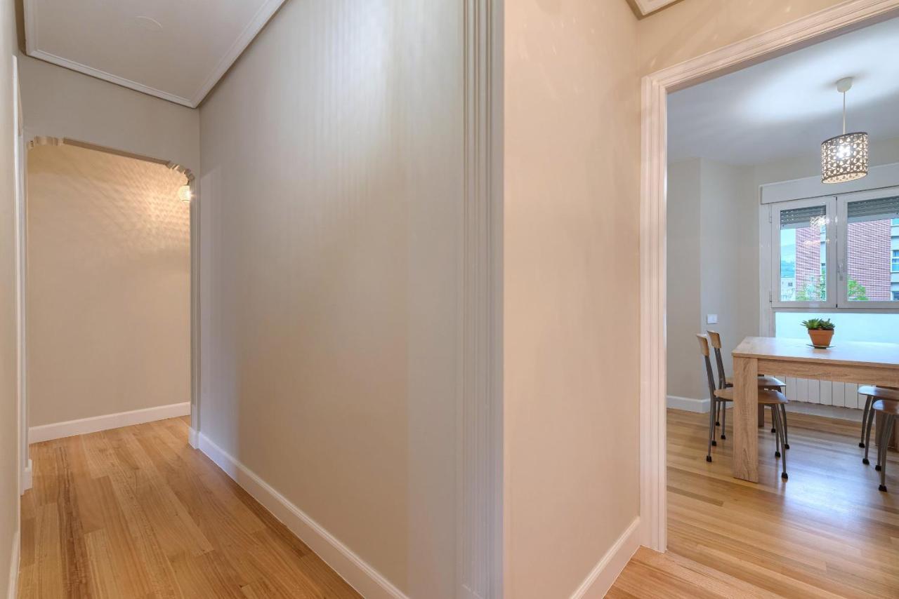 Vivienda Turistica Reformada En Zona Residencial Con Garaje Y Wifi *